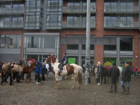 Click on image to see full-sized version smithfield_square.jpg
