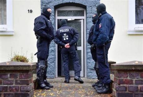 Click on image to see full-sized version police_state_germany_2.jpg