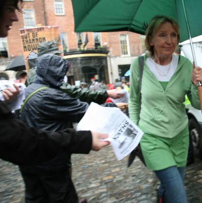 Click on image to see full-sized version Lobbying Green Party members
