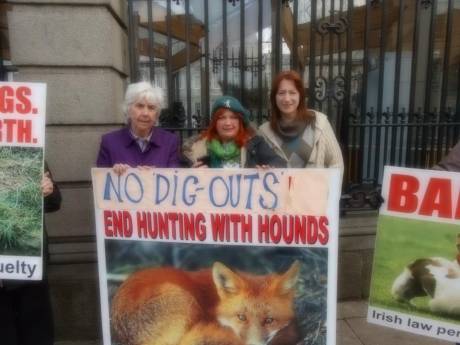 Click on image to see full-sized version Clare Daly TD, Maureen O' Sullivan TD and Bernie Wright at demo